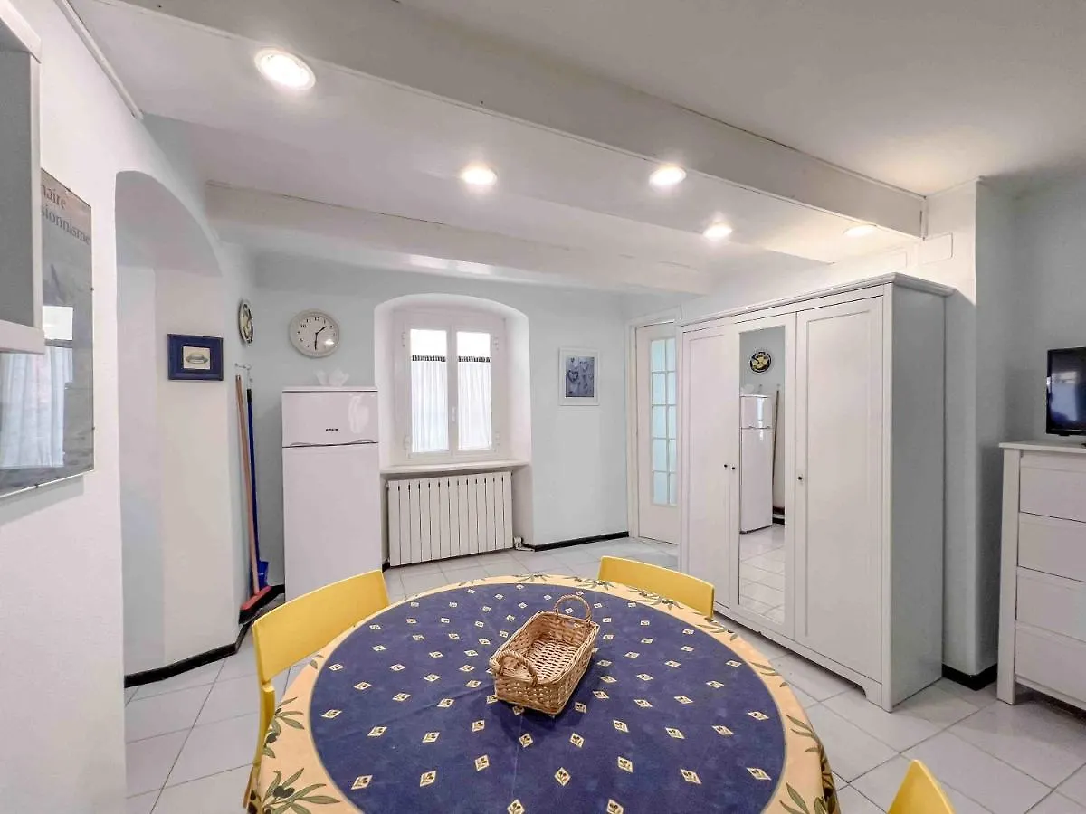 Apartment Centralissimo Bilocale A 50 Mt Dal Mare Varazze Italy